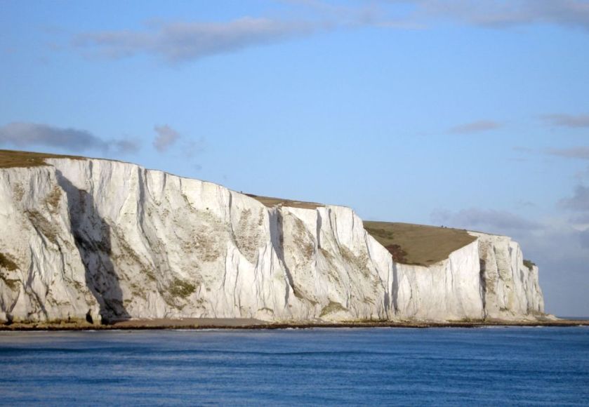 The White Cliffs of Dover, formed from countless nannoplankton skeletons. The same chalk regionally extends under much of southern England and northern France, including Champagne. Image by Makiko Itoh (CC-BY-NC-SA-2.0).